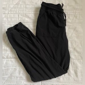 Athleta Girl: Black lined joggers
